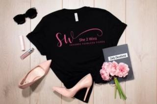 She 2 Wins T-shirt (Short Sleeve)